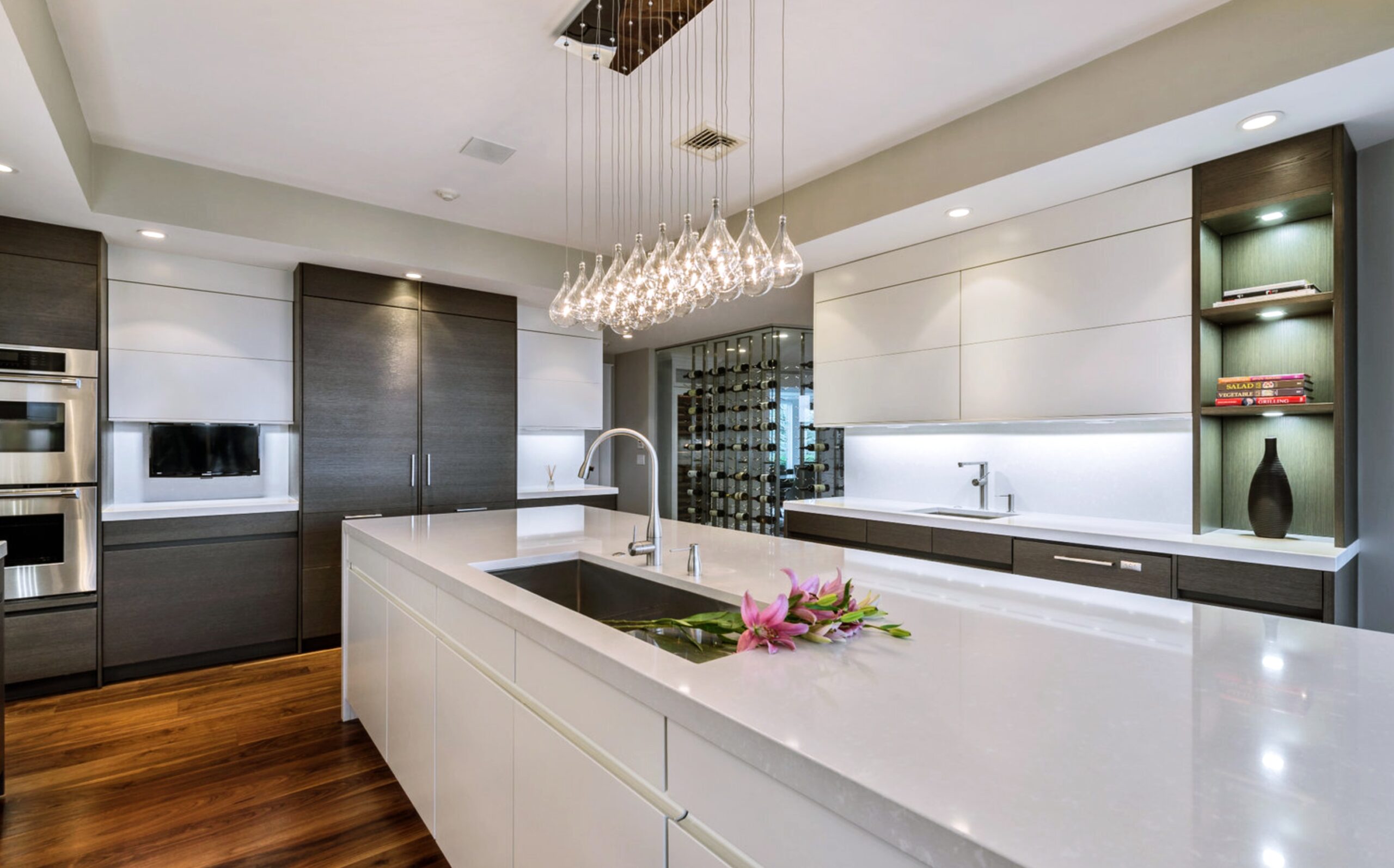 Modern Kitchen - HK Kitchen Cabinets